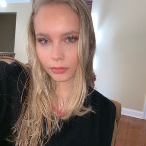 Meet your Posher, Carolena